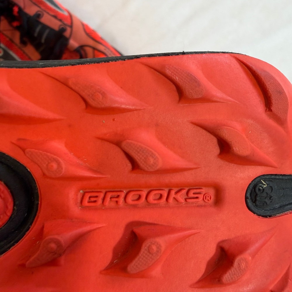 Brooks Sneakers Running Shoes orange black size 8.5 pure grit - Picture 2 of 12